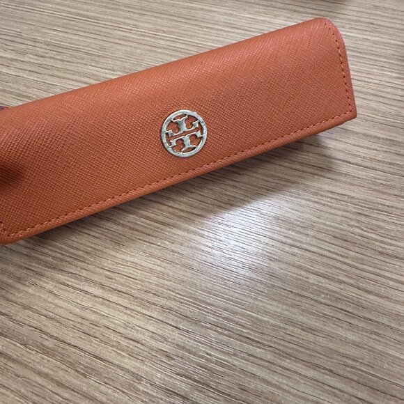 Tory Burch Eyeglass case - Picture 2 of 4